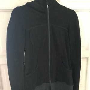 Women’s Lululemon Zip up with hood. Size 6-8